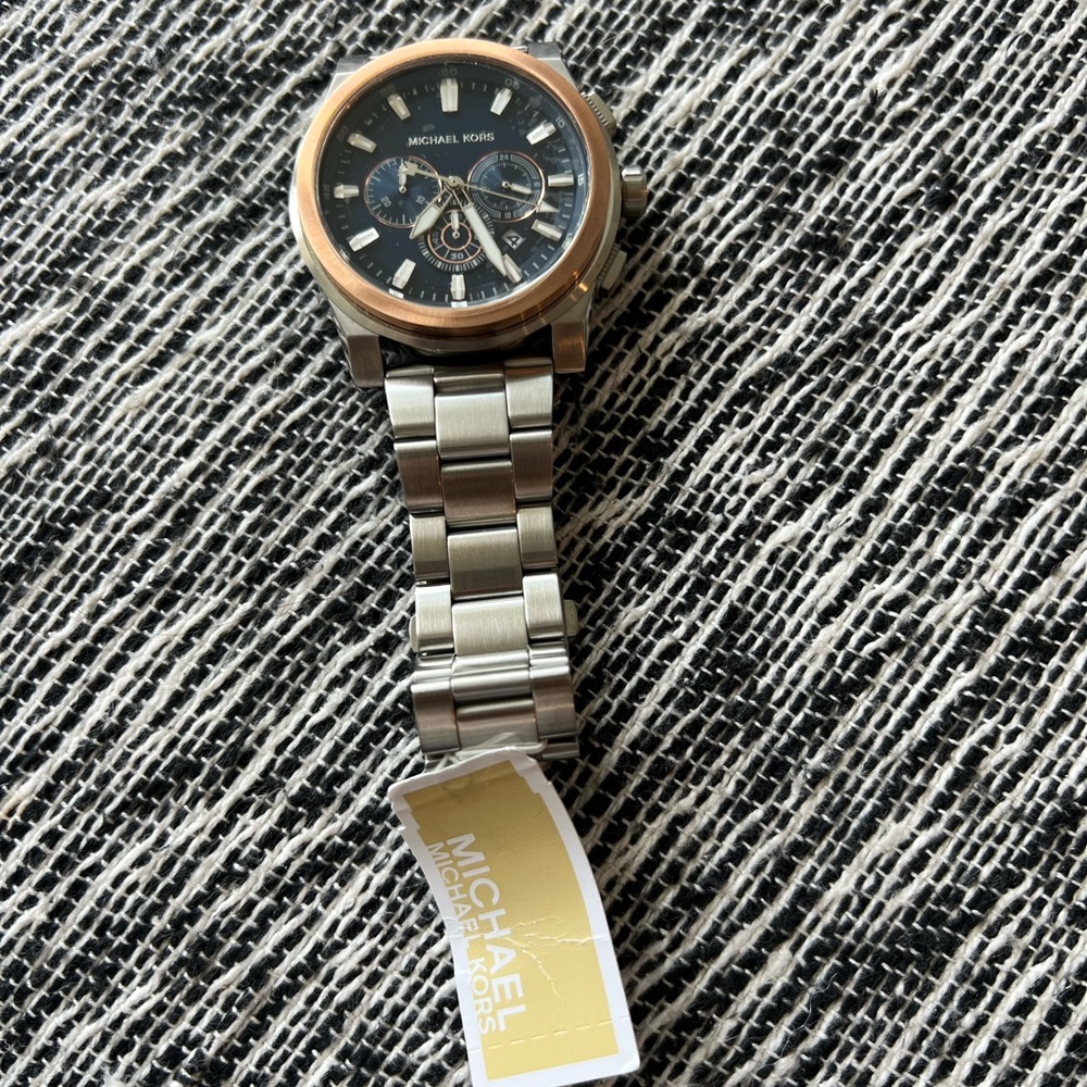 Michael Kors watch - never been worn! NWT! - Picture 2 of 6